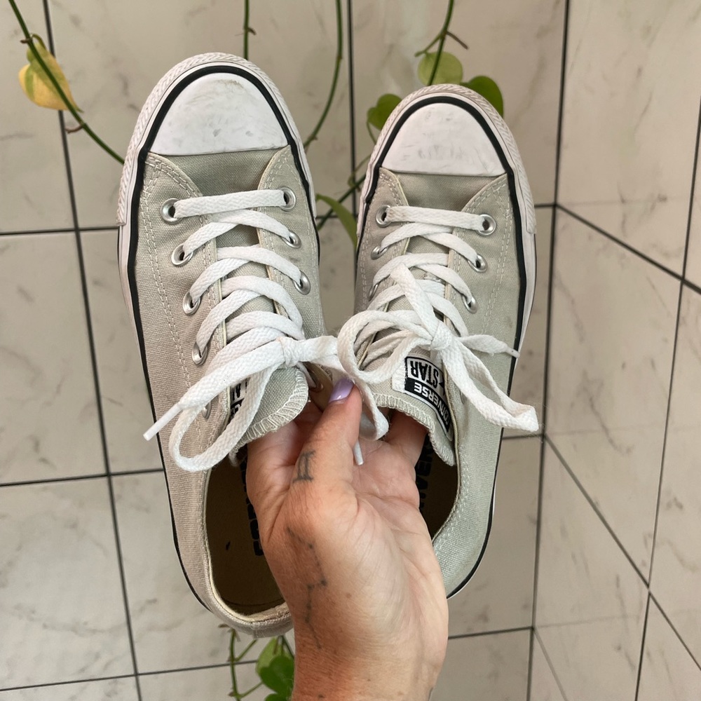 Converse - Picture 2 of 6